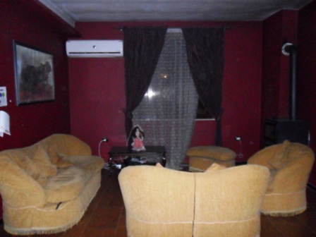 Apartment for rent in Qemal Stafa Street, close to 'Fan Noli' School in Tirana , (TRR-101-75)