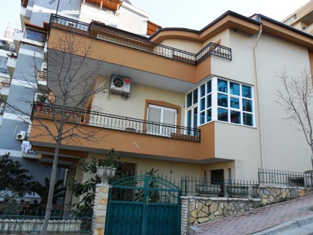 Villa for sale close to  'Kodra e Diellit' residence in Tirana, (TRS-101-83)