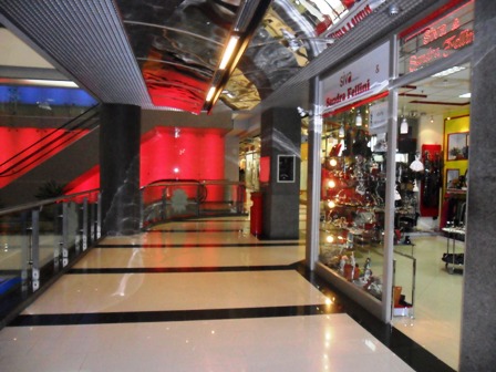 Store space for sale or rent in the center of Tirana, in one of the most known trade center, (TRR-101-86)