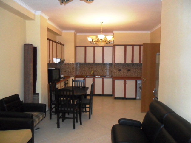 2+1 Apartment for rent in 'Elbasani' Street in Tirana, (TRR-212-8)