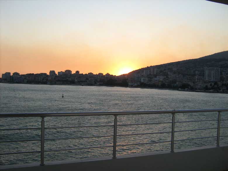 Apartments for sale/rent in Saranda in the first line coast, (SRS-412-2)