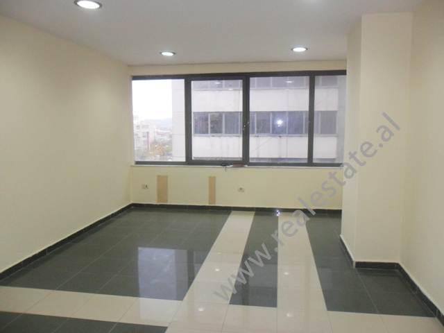 Office space for rent in Zogu i Zi area, Tirana , (TRR-1212-14)