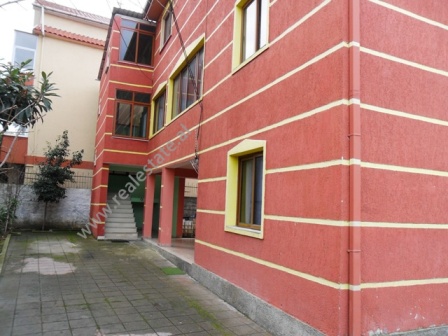 Three storey villa for rent in Artan Lenja Street in Tirana (TRR-114-5b)