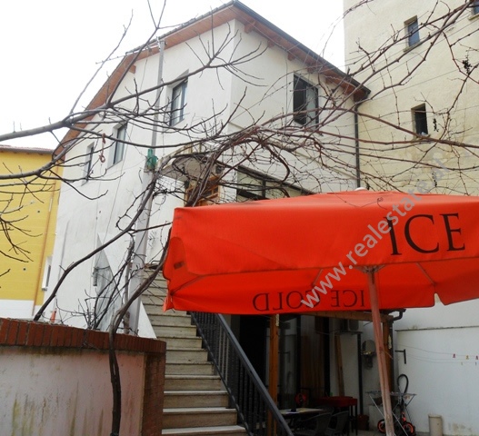 Three Storey villa for rent in Elbasani Street in Tirana , Albania (TRR-214-45b)