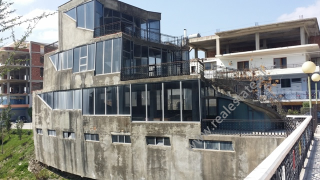 Three storey building for rent in the center of Lushnja City in Albania (LUR-414-1)