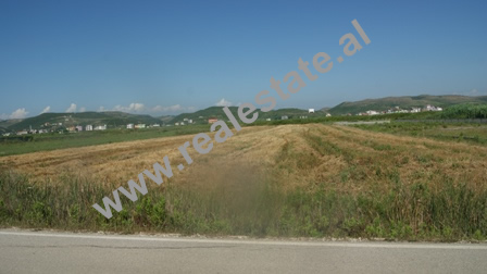 Toke per shitje ne plazhin e Spilles ne Kavaje (KVS-714-1b)