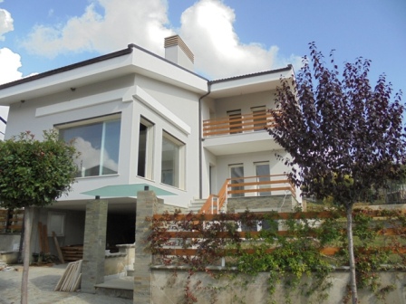 Residential villa for rent in Lunder Village in Tirana, Albania (TRR-914-46j)