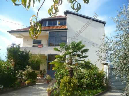 Three Storey villa for rent behing Casa Italia Shopping Center in Tirana , Albania (TRR-1114-16b)