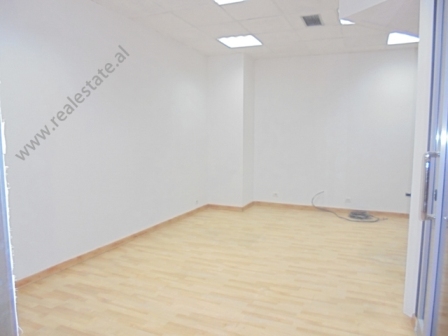 Business space for rent in Abdi Toptani Street in Tirana, Albania (TRR-1114-21j)
