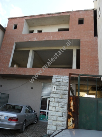 Three Storey villa for rent at the end of Siri Kodra Street in Tirana, Albania (TRR-215-44b)