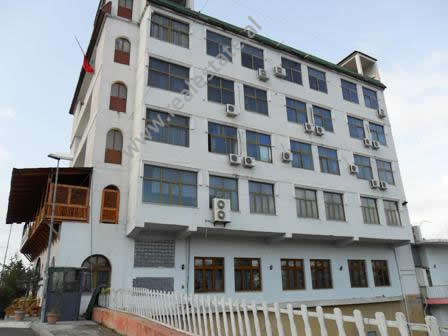 Villa for rent in Elbasani Street in Tirana, Albania (TRR-215-48b)