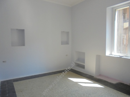 Office space for rent in Bajram Curri boulevard Tirana (TRR-915-8m)