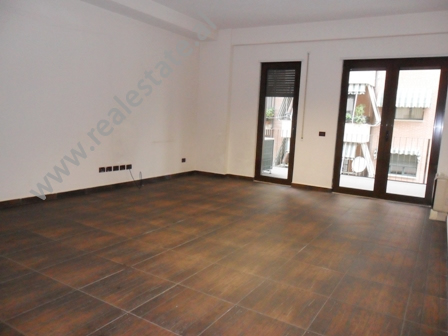 Modern office for rent in Tirana, near Blloku area, Albania (TRR-1115-68b)