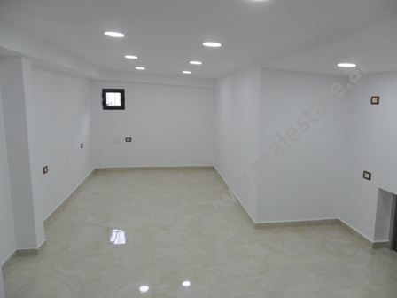 Store for rent in Durresi Street in Tirana, Albania (TRR-816-27b)