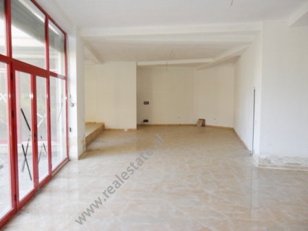 Store for rent in Kongresi i Manastirit Street in Tirana, Albania (TRR-816-33b)