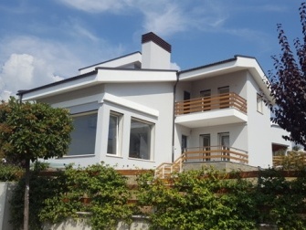Three storey villa for sale , part of a well-known compound in Lunder, Tirana (TRS-916-1a)