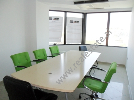 Office for rent in Deshmoret e Kombit Boulevard in Tirana, Albania (TRR-916-9b)