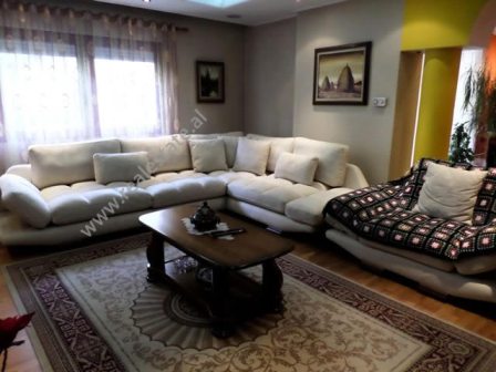 Duplex apartment for rent in Muhamet Gjollesha Street in Tirana, Albania (TRR-117-54d)