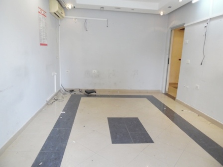 Store space for rent in Haxhi Hysen Dalliu street in Tirana, Albania (TRR-617-31d)