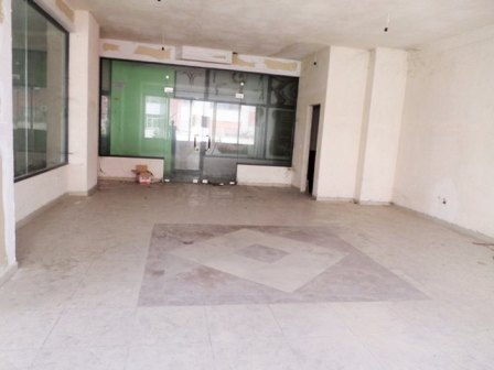 Store space for rent in Besim Alla street in Tirana, Albania (TRR-617-49d)