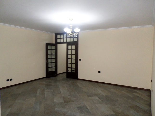 Three bedroom apartment for rent in Zhan DArk Boulevard in Tirana , Albania , (TRR-518-39a)