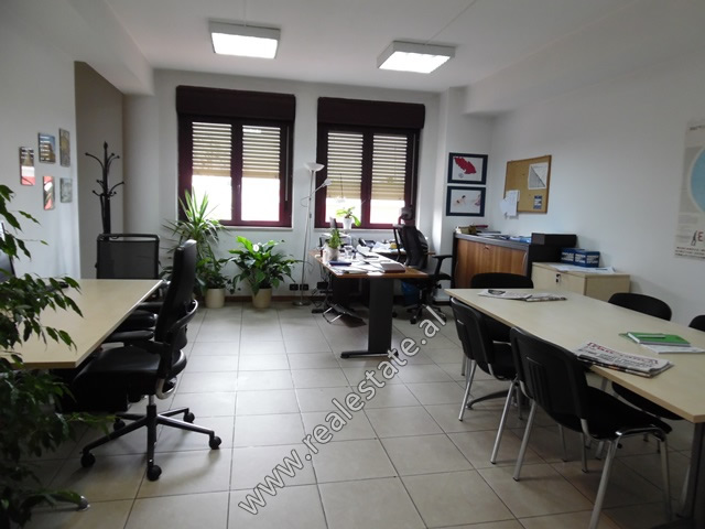 Office space for rent near Abdi Toptani street in Tirana, Albania (TRR-319-34T)