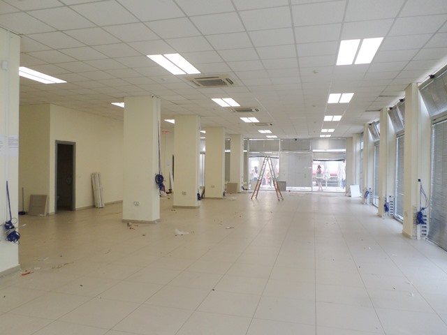 Store space for rent in Reshit Petrela street in Tirana, Albania (TRR-619-27T)