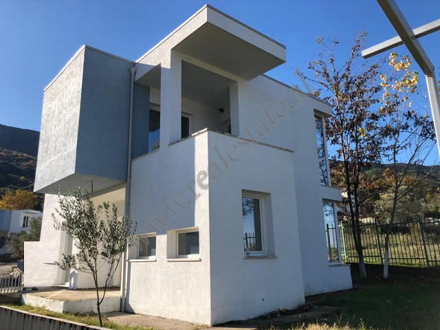 Villa for sale in Berzhite village , Tirana District
