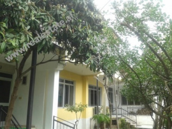 Vile 2 kateshe ne shitje pas Ambasades Amerikane ne Tirane.
Trualli perfshin 310 m2, ne nje nga zon Vile 2 kateshe ne shitje pas Ambasades Amerikane ne Tirane.
Trualli perfshin 310 m2, ne nje nga zon