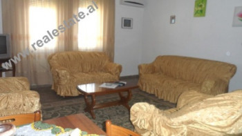 Apartament 1+1 me qera perballe Disko Calvin ne Tirane.
Apartamenti ndodhet ne nje pallat te ri, ne Apartament 1+1 me qera perballe Disko Calvin ne Tirane.
Apartamenti ndodhet ne nje pallat te ri, ne