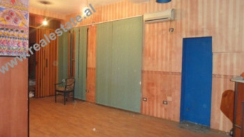 Apartament per zyra ne shitje prane Farmacise Greke ne Tirane. Apartamenti ndodhet ne nje nga zonat Apartament per zyra ne shitje prane Farmacise Greke ne Tirane. Apartamenti ndodhet ne nje nga zonat