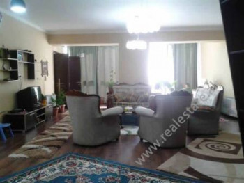 Apartament 2+1 me qera ne rrugen Tish Daija ne Tirane. Apartamenti ndodhet ne katin e VI te nje pall Apartament 2+1 me qera ne rrugen Tish Daija ne Tirane. Apartamenti ndodhet ne katin e VI te nje pall