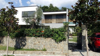 Modern villa for rent in Lunder Village in Tirana. The villa is located in a compound with villas an Modern villa for rent in Lunder Village in Tirana. The villa is located in a compound with villas an