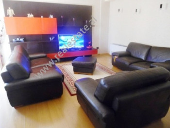 Apartament 3+1 per shitje ne rrugen Rrapo Hekali ne Tirane.
Apartamenti ndodhet ne katin e katert t Apartament 3+1 per shitje ne rrugen Rrapo Hekali ne Tirane.
Apartamenti ndodhet ne katin e katert t