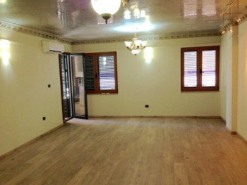Apartament per zyre ne zonen e Bllokut ne Tirane, ne rrugen Nikolla Tupe.
Pozicionuar ne nje pallat Apartament per zyre ne zonen e Bllokut ne Tirane, ne rrugen Nikolla Tupe.
Pozicionuar ne nje pallat