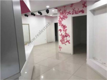 Ambient per zyra me qera ne Bulevardin Deshmoret e Kombit ne Tirane.
Ambienti ndodhet ne katin e pa Ambient per zyra me qera ne Bulevardin Deshmoret e Kombit ne Tirane.
Ambienti ndodhet ne katin e pa