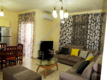 Apartament 2+1 me qera ne rrugen Ndrek Luca ne Tirane.
Apartamenti ndodhet ne katin e katert te nje Apartament 2+1 me qera ne rrugen Ndrek Luca ne Tirane.
Apartamenti ndodhet ne katin e katert te nje