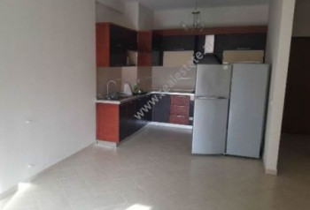 Apartament 2+1 me qera ne kompleksin Vizion + ne Tirane.
Apartamenti ndodhet ne katin e katert te n Apartament 2+1 me qera ne kompleksin Vizion + ne Tirane.
Apartamenti ndodhet ne katin e katert te n