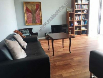 Apartament me qera ne rrugen Dervish Hima ne Tirane.
Pozicionohet ne katet e larta te nje pallati t Apartament me qera ne rrugen Dervish Hima ne Tirane.
Pozicionohet ne katet e larta te nje pallati t