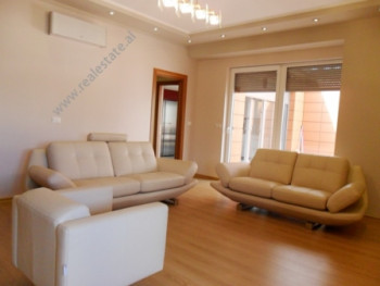 Apartament modern me qera ne rrugen e Bogdaneve ne Tirane.
Pozicionohet ne katin e 6-te ne nje pall Apartament modern me qera ne rrugen e Bogdaneve ne Tirane.
Pozicionohet ne katin e 6-te ne nje pall