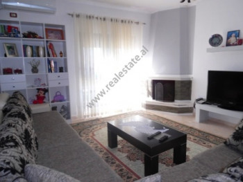Apartament 2+1 me qera mbas Hotel Ferrarit ne rrugen Don Bosko ne Tirane.
Apartamenti ndodhet Apartament 2+1 me qera mbas Hotel Ferrarit ne rrugen Don Bosko ne Tirane.
Apartamenti ndodhet