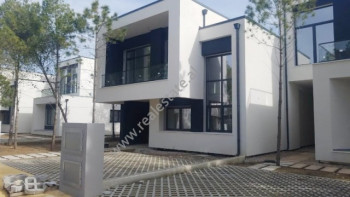 Luxory villa for sale in Hamallaj, in Lalzit Bay.
The two floor villa is located on the third row o Luxory villa for sale in Hamallaj, in Lalzit Bay.
The two floor villa is located on the third row o