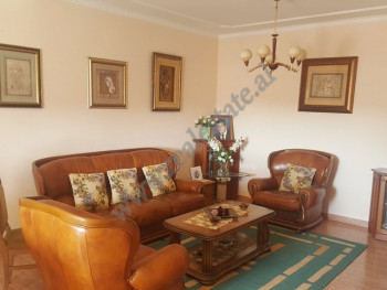 Apartament 2+1 me qera ne rrugen Bardhok Biba ne Tirane.
Ndodhet ne katin e 8-te te nje pallati te Apartament 2+1 me qera ne rrugen Bardhok Biba ne Tirane.
Ndodhet ne katin e 8-te te nje pallati te