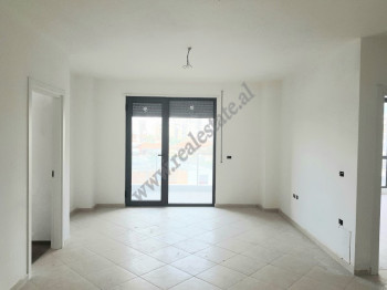 Apartament 2+1 per shitje ne rrugen Ndre Mjeda ne Tirane.
Ndodhet ne katin e 7-te te nje kompleksi Apartament 2+1 per shitje ne rrugen Ndre Mjeda ne Tirane.
Ndodhet ne katin e 7-te te nje kompleksi
