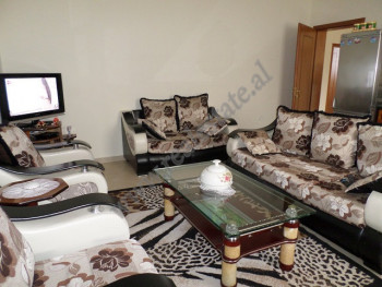 Apartament 3+1 me qera prane rruges se Elbasanit ne Tirane.
Apartamenti ndodhet ne katin e trete Apartament 3+1 me qera prane rruges se Elbasanit ne Tirane.
Apartamenti ndodhet ne katin e trete