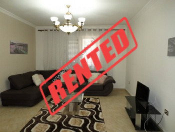 Apartament 2+1 me qera ne rrugen Karl Gega ne Tirane.
Apartamenti ndodhet ne katin e dyte te nje Apartament 2+1 me qera ne rrugen Karl Gega ne Tirane.
Apartamenti ndodhet ne katin e dyte te nje