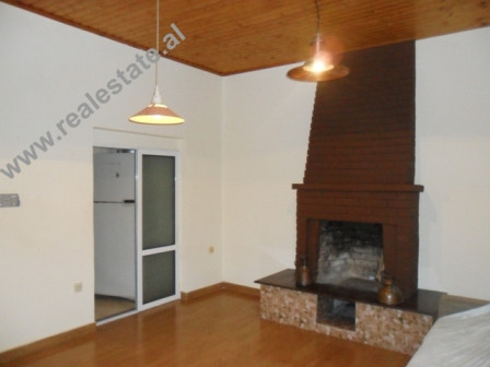 Three storey villa for rent in Tirana.
With 75 m2 of living space in each floor, villa offers very 