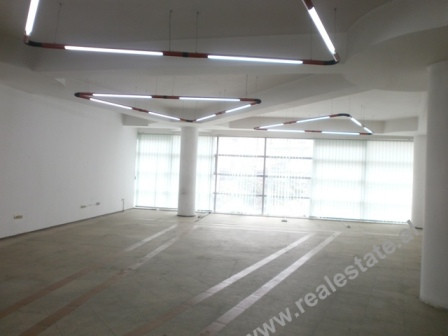 Office space for rent in Tirana. With 256 m2 of space, you can use it depends on you business purpos