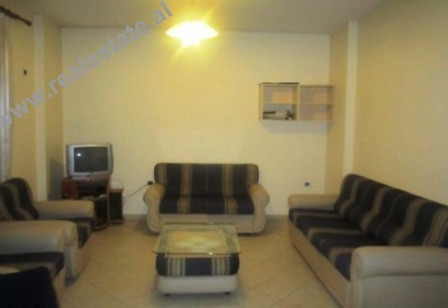 Apartament 2+1 me qera ne rrugen Brigada e VIII ne Tirane.
Apartamenti pozicionohet ne nje nga lagj