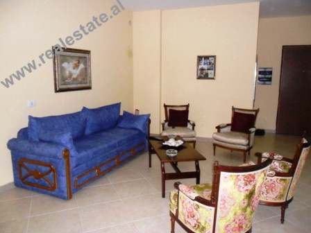 Apartament 2+1 me qera te ATSH-ja ne Tirane.
Apartamenti ndodhet ne nje lagje te qete dhe te njohur Apartament 2+1 me qera te ATSH-ja ne Tirane.
Apartamenti ndodhet ne nje lagje te qete dhe te njohur